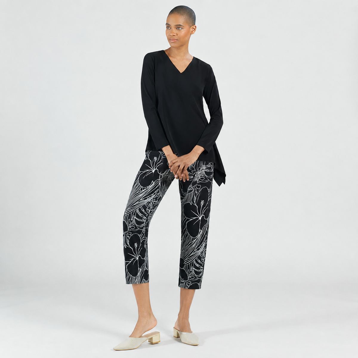 V-Neck Side Flow Top - Black - Final Sale | Clara Sunwoo