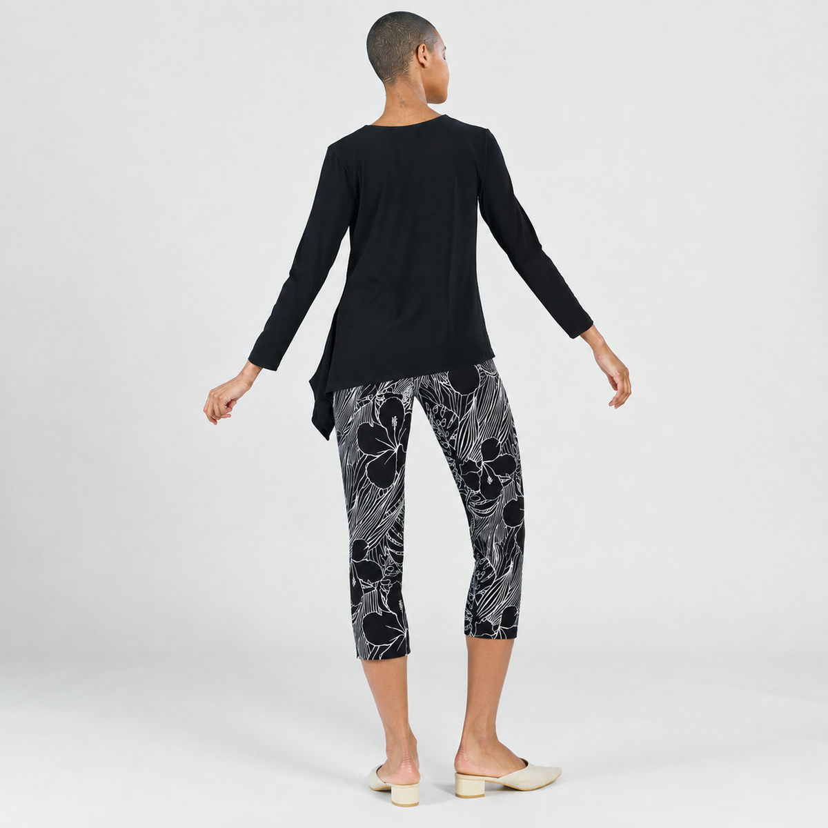 V-Neck Side Flow Top - Black - Final Sale | Clara Sunwoo